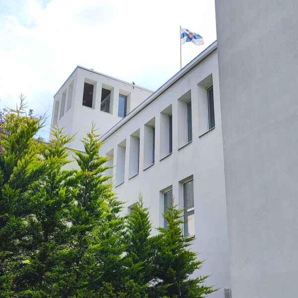 Finn nagykövetség tetőfestése