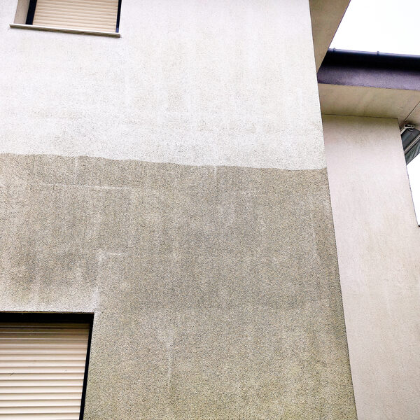 Vegyszeres, forró vizes homlokzat tisztítás 