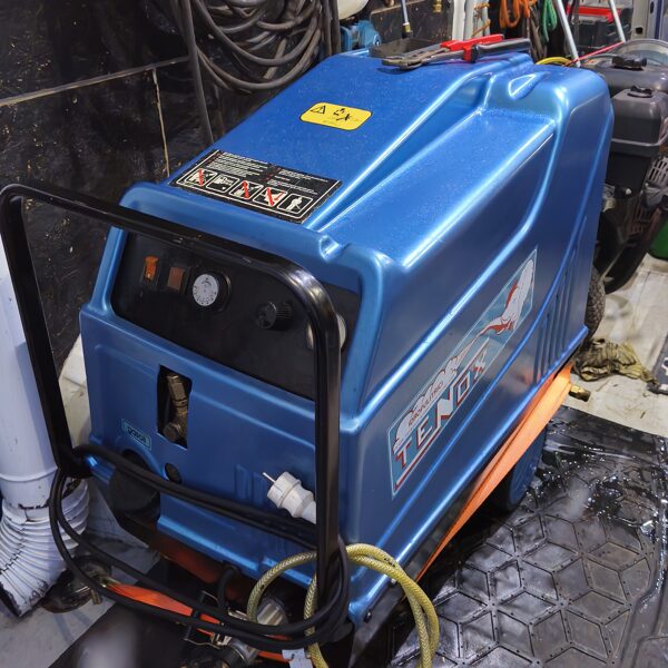 alt="soft-wash felülettisztító gép, magas hőfokú, vegyszeradagolással"