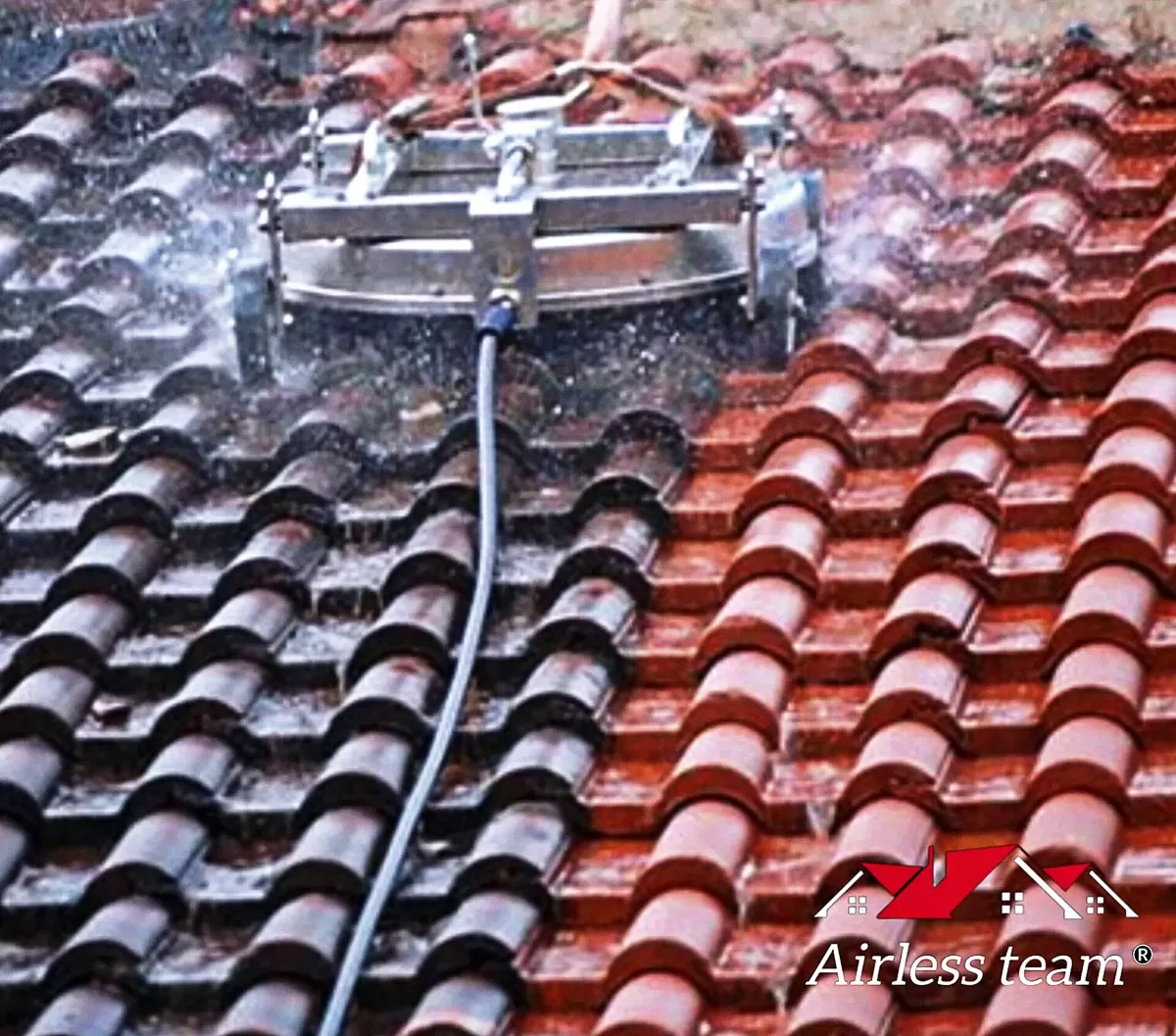 alt="profi, gépi tetőmosás, cserép, pala, zsindely és lemeztető esetén. Airless team"
